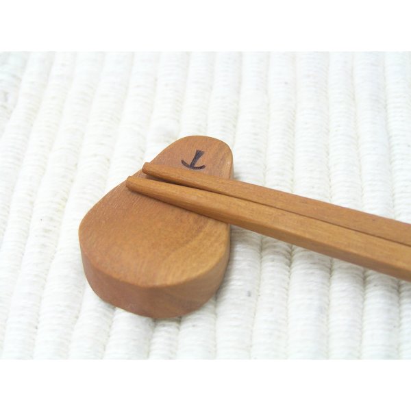 画像2: 洋ナシの箸おき　サオ材